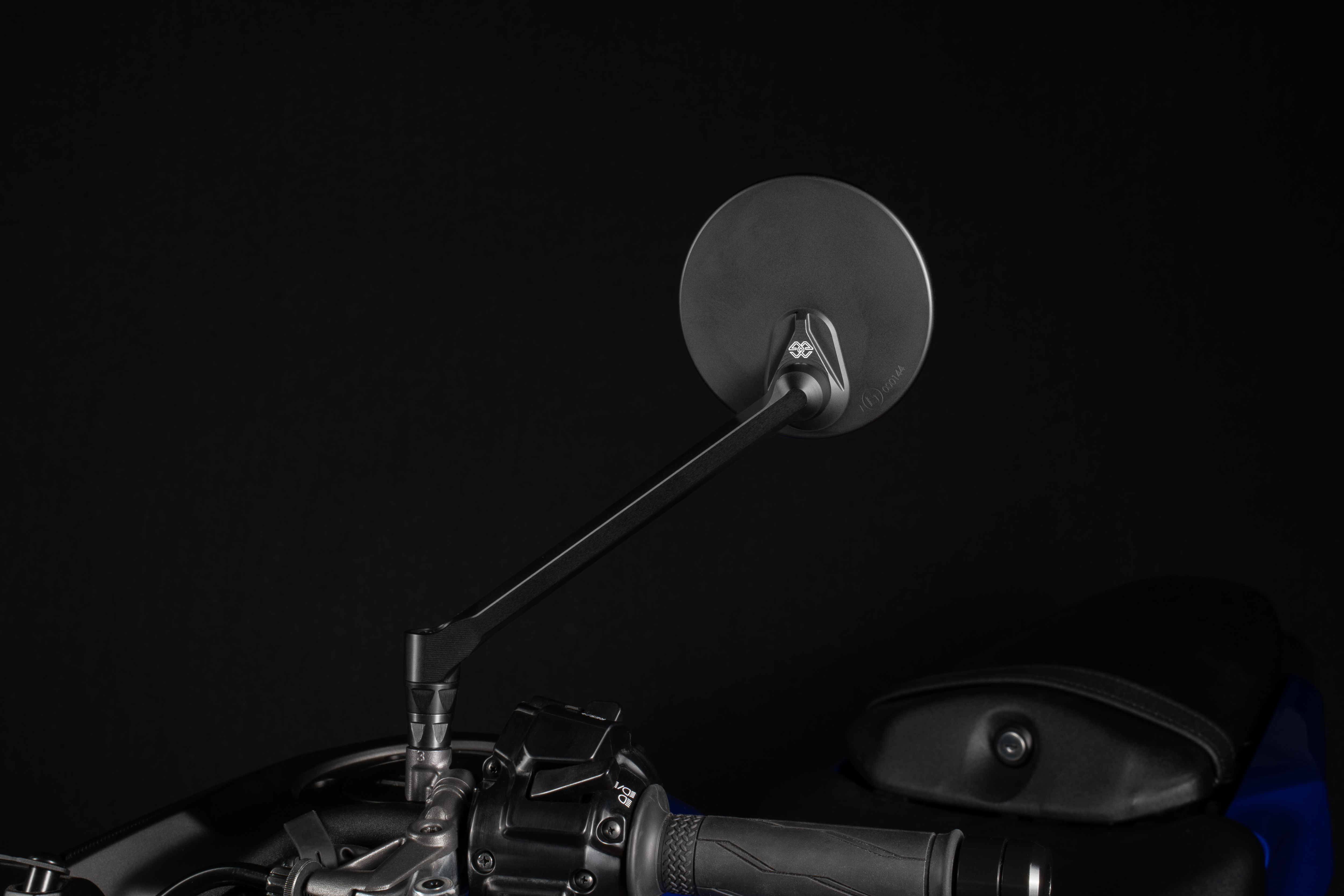MOON Armaturenspiegel links rund schwarz matt