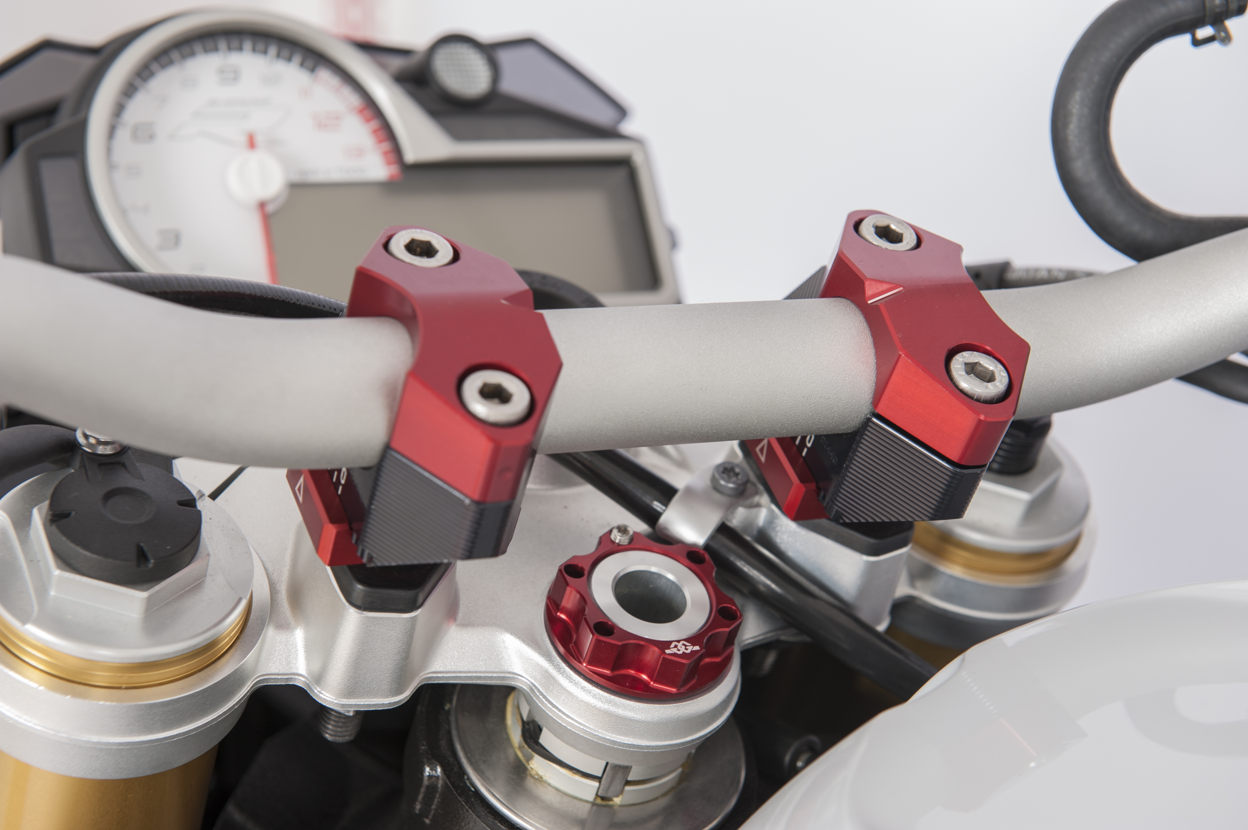 2DGT verstellbare Lenkerböcke mit ABK-19 schwarz